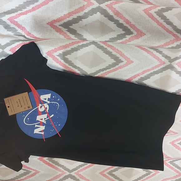 Dtess (New never worn) - Picture 3 of 3